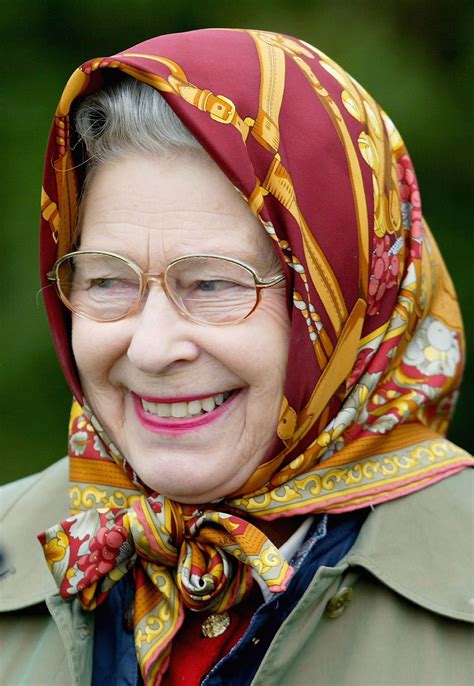 queen elizabeth headscarf.